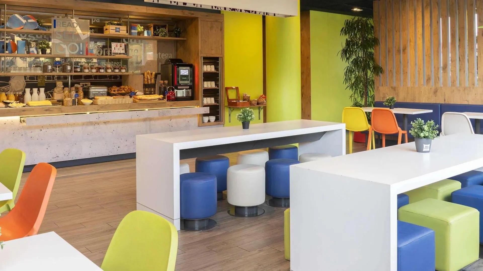 Ibis Budget Barcelona San Andrés de la Barca 2*,  España